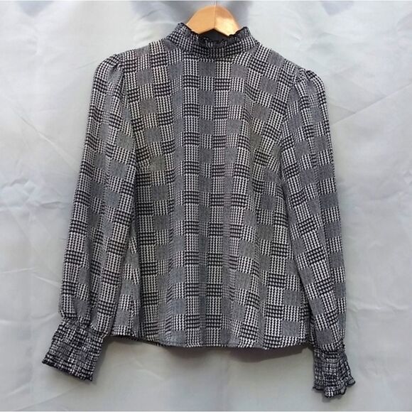 Gorgeous forever 21 blouse - Picture 1 of 6